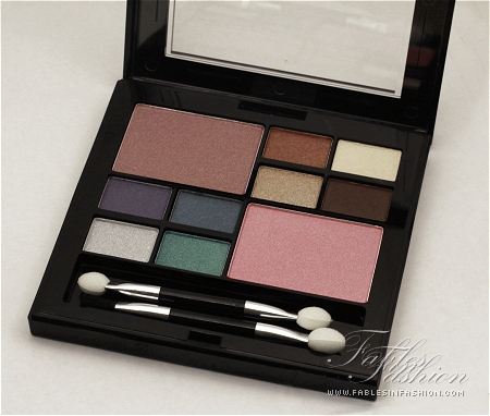 Savvy by DB 10 Color Blush & Eyeshadow Palette