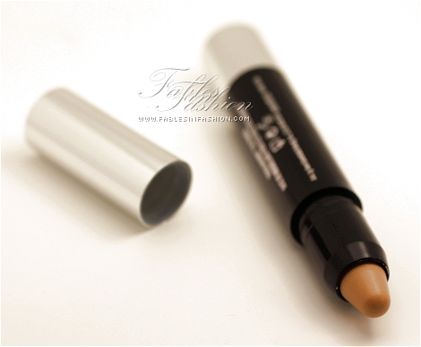 Buxom Stick Around Eye Primer