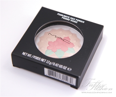 MAC Pearlmatte Face Powder - In For a Treat