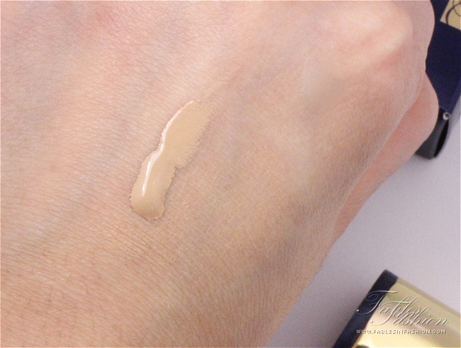 Estee Lauder Double Wear Light Foundation