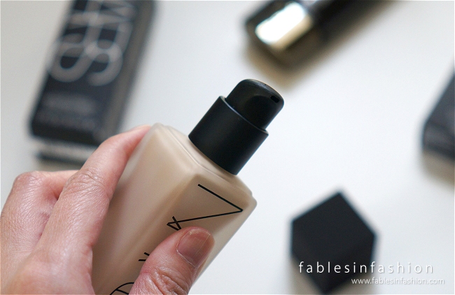 nars-all-day-luminous-weightless-foundation-02