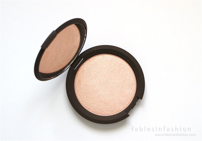 becca-jaclyn-hill-champagne-pop-highlighter-03